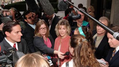 Tammy Kitzmiller surrounded by reporters during the Kitzmiller v. Dover trial.